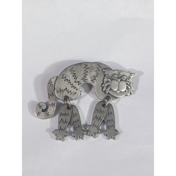 Sleepy tabby cat with Dangle legs Brooch Pin - Signed JJ - Picture 2 of 11